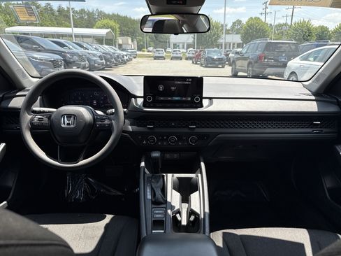 Certified 2023 Honda Accord EX image 29