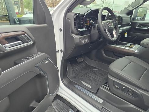 New 2026 GMC Sierra 2500 SLT w/ SLT Premium Package image 4