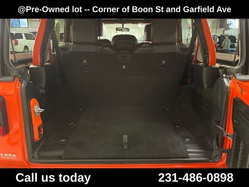 Used 2018 Jeep Wrangler Unlimited Sahara AWD/4WD image 24
