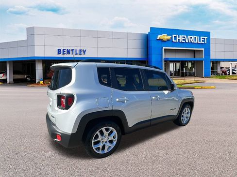 Used 2018 Jeep Renegade Latitude image 5