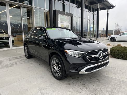 Certified 2025 Mercedes-Benz GLC 300 4MATIC image 3