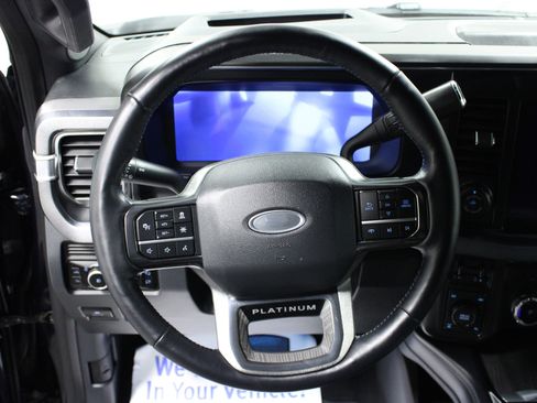 Used 2025 Ford F250 Platinum image 17