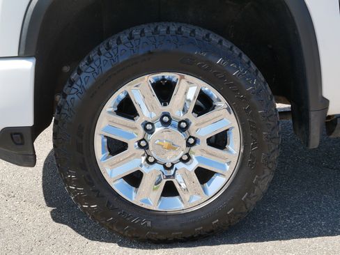 Used 2024 Chevrolet Silverado 2500 High Country w/ Technology Package image 15