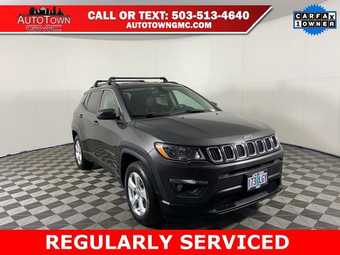 Used 2018 Jeep Compass Latitude image 1