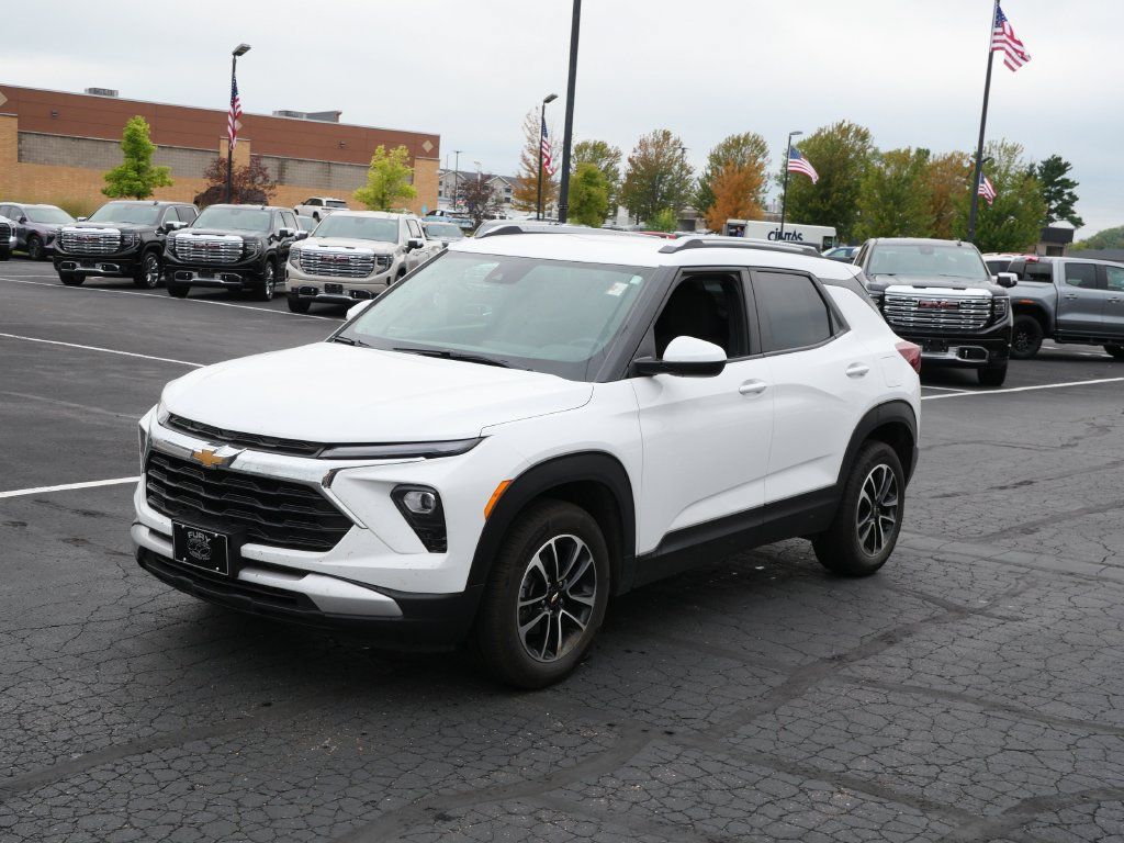 Used 2024 Chevrolet TrailBlazer LT w/ LT Cold Weather Package AWD/4WD image 5