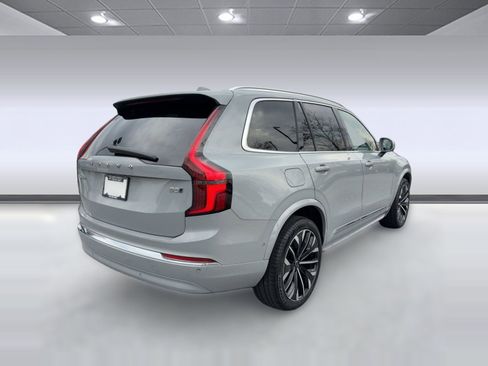 Certified 2025 Volvo XC90 B5 Plus image 8