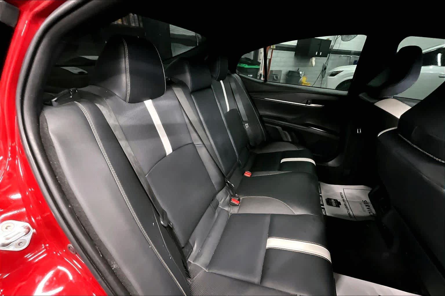 Used 2025 Toyota Camry SE w/ Convenience Package FWD image 20