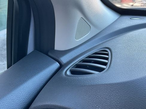 New 2025 Nissan Versa SR image 24