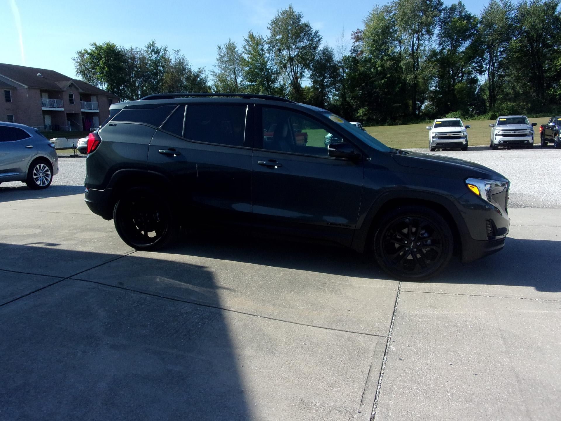 Used 2021 GMC Terrain SLT w/ Elevation Edition FWD image 3