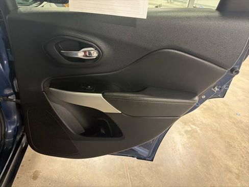 Used 2018 Jeep Cherokee Latitude Plus w/ Cold Weather Group image 14