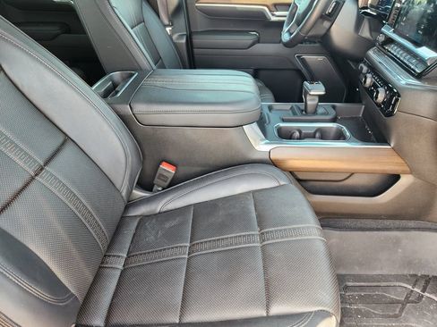 Used 2025 Chevrolet Silverado 1500 High Country w/ High Country Premium Package AWD/4WD image 12