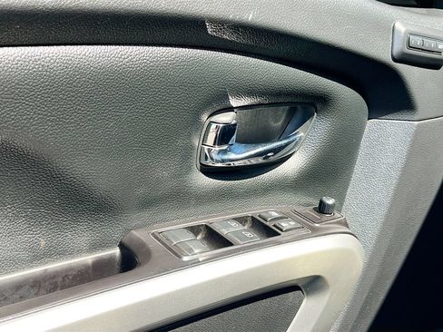 Used 2020 Nissan Titan SL w/ Moonroof Package RWD image 18