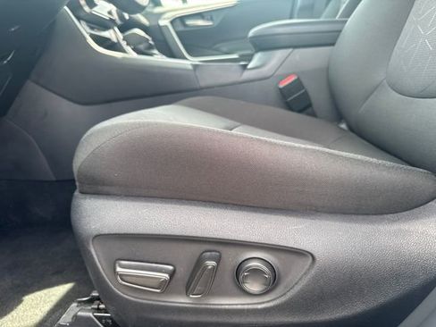 Used 2025 Toyota RAV4 XLE image 18
