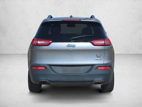 Used 2016 Jeep Cherokee Latitude w/ Comfort/Convenience Group image 7