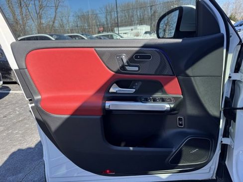 Certified 2021 Mercedes-Benz GLB 250 4MATIC image 19