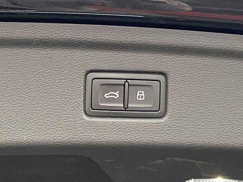 Used 2018 Audi A5 2.0T Premium w/ Convenience Package image 17