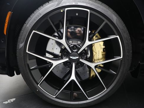 New 2026 Aston Martin DBX 707 image 13