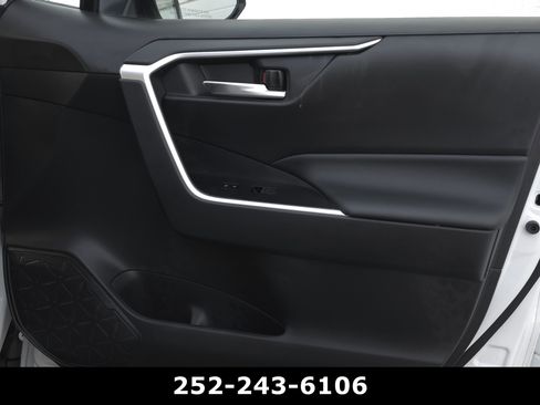 Used 2024 Toyota RAV4 XLE w/ Convenience Package image 38