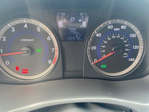 Used 2015 Hyundai Accent GLS FWD image 15