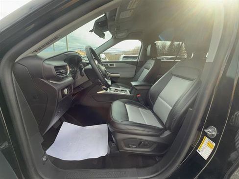Certified 2023 Ford Explorer XLT w/ Equipment Group 202A image 21