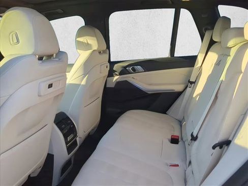 Used 2022 BMW X5 xDrive40i w/ Premium Package image 22