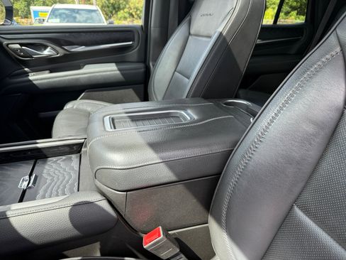 Used 2022 GMC Yukon Denali AWD/4WD image 14