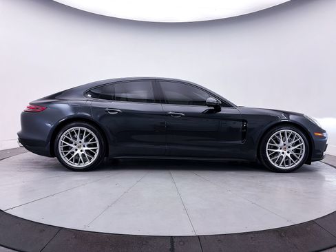 Used 2018 Porsche Panamera image 44