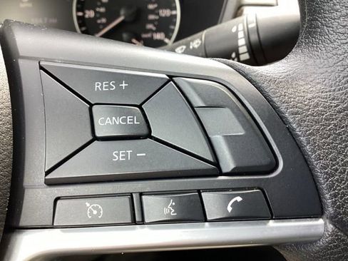 Used 2025 Nissan Altima 2.5 SV image 14