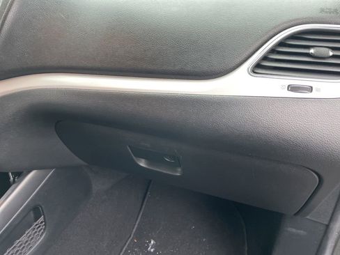 Used 2015 Dodge Journey SXT w/ Flexible Seating Group image 39