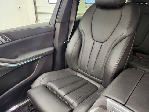 Used 2022 BMW X5 xDrive40i w/ Premium Package AWD/4WD image 17