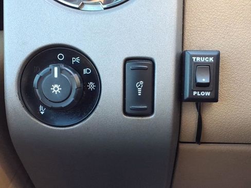 Used 2015 Ford F350 Lariat w/ Lariat Ultimate Package AWD/4WD image 16