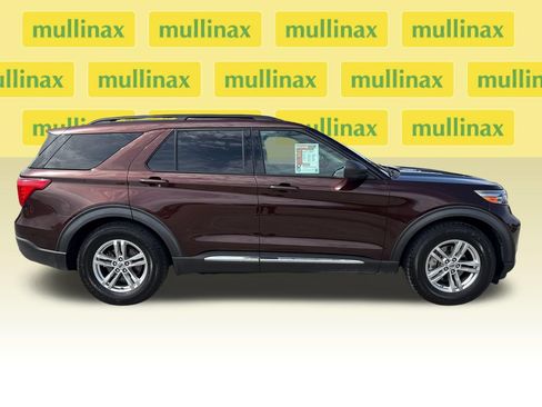 Used 2020 Ford Explorer XLT RWD image 2