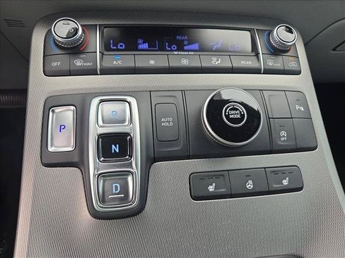 Used 2022 Hyundai Palisade SEL w/ Premium Package FWD image 12