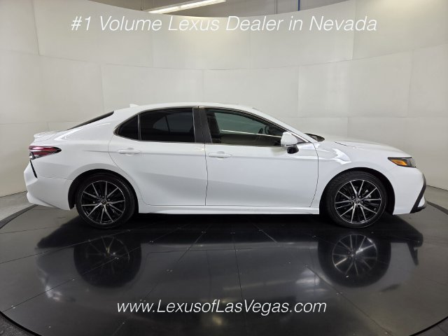 Used 2024 Toyota Camry SE w/ Convenience Package FWD image 7