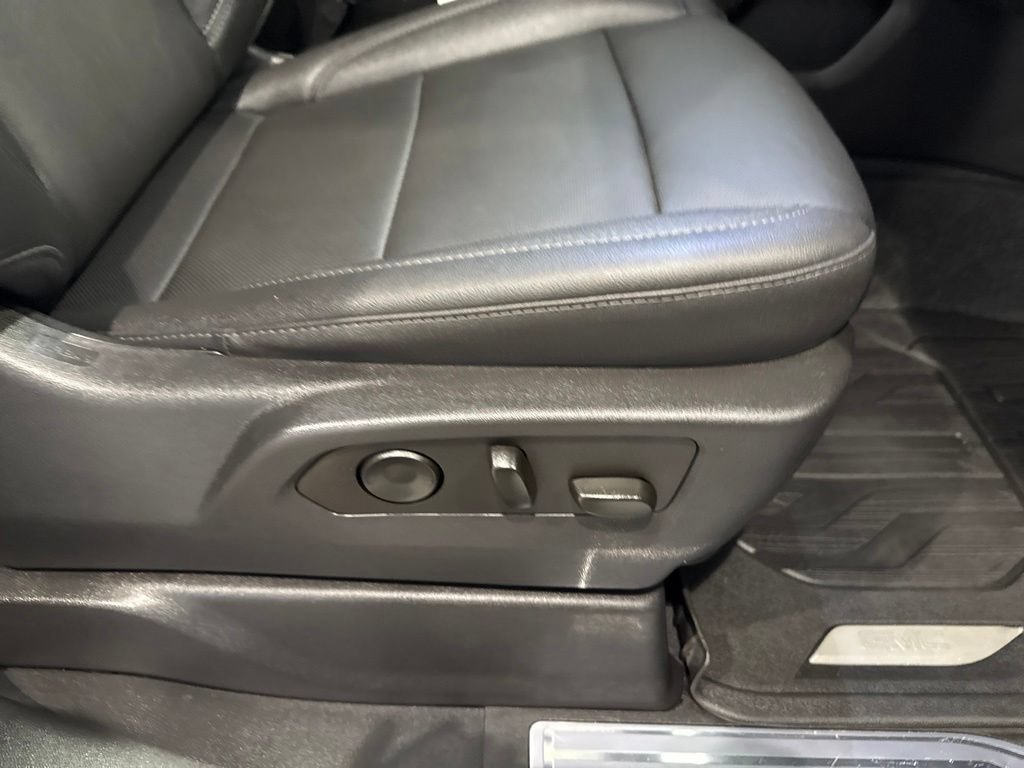 Used 2023 GMC Sierra 1500 SLT AWD/4WD image 13