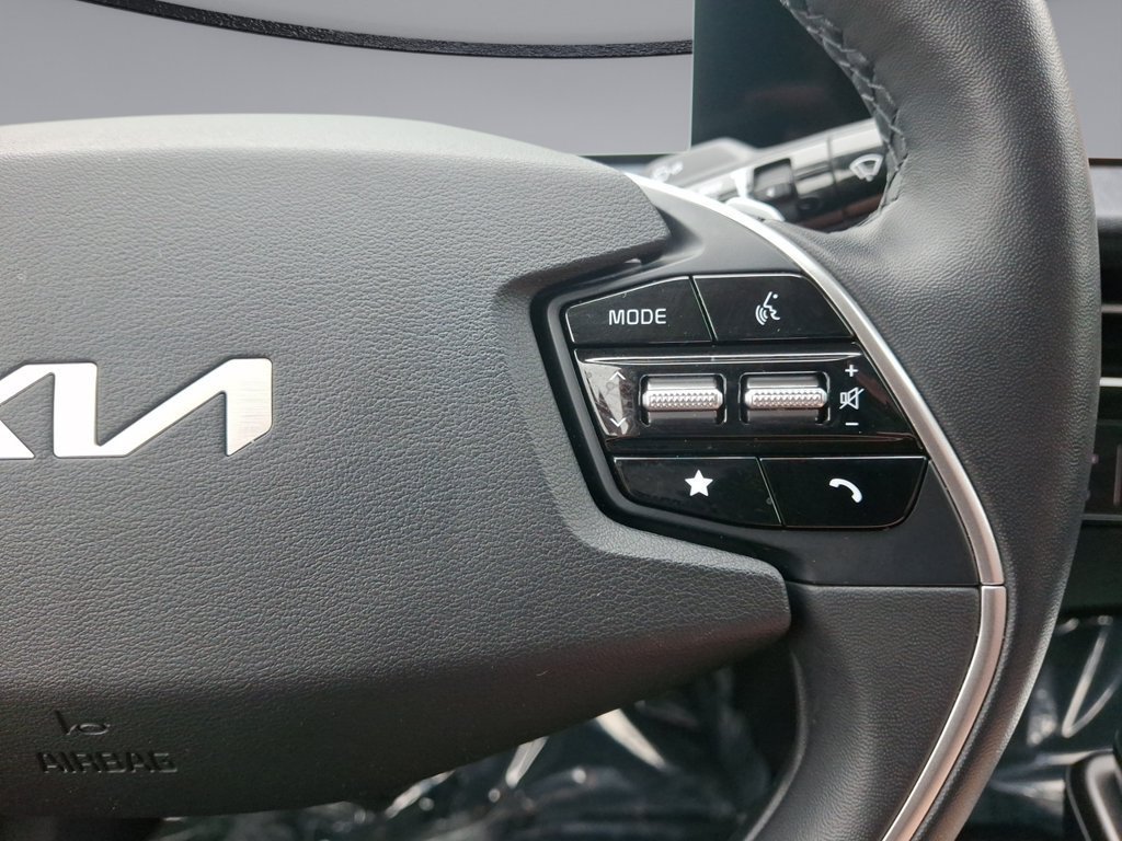 Used 2024 Kia EV6 Light AWD/4WD image 18