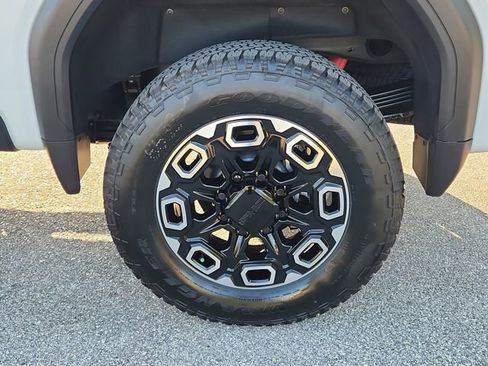 New 2026 GMC Sierra 2500 Denali Ultimate w/ LPO, Black Badging Package AWD/4WD image 7
