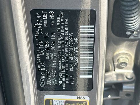 Used 2025 Hyundai Elantra SE FWD image 33