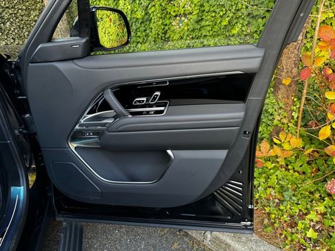 New 2025 Land Rover Range Rover SE image 22