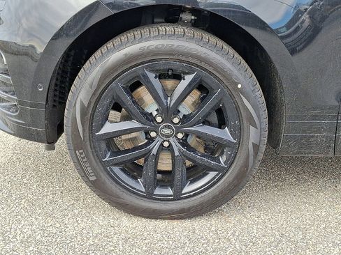 New 2026 Land Rover Range Rover Velar Dynamic SE image 2