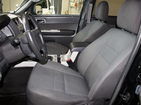 Used 2012 Ford Escape XLT FWD image 26