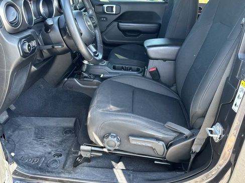Certified 2019 Jeep Wrangler Sport AWD/4WD image 13