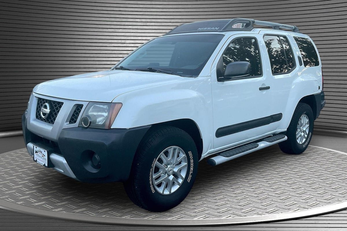 Used 2015 Nissan Xterra S RWD image 3