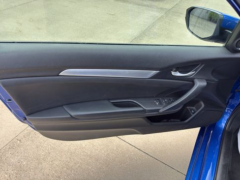 Used 2020 Honda Civic Sport image 11