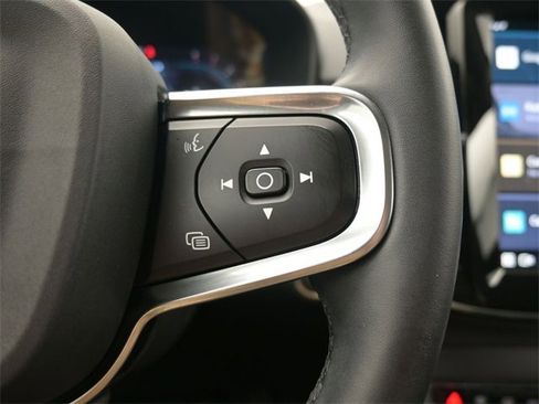 Used 2023 Volvo XC40 B5 Plus w/ Protection Package Premier image 24