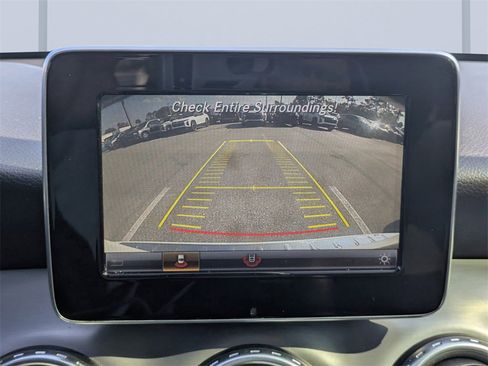 Used 2016 Mercedes-Benz GLA 250 image 23