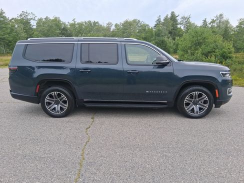 Used 2024 Jeep Wagoneer L Series II w/ Flexible Seating Group AWD/4WD image 4