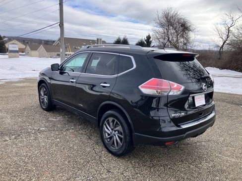 Used 2016 Nissan Rogue SL w/ SL Premium Package image 3