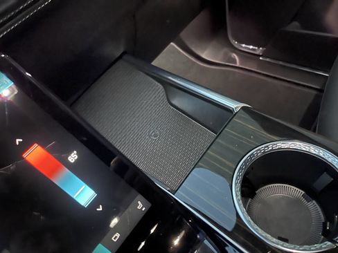 Used 2025 Cadillac Escalade Luxury image 24