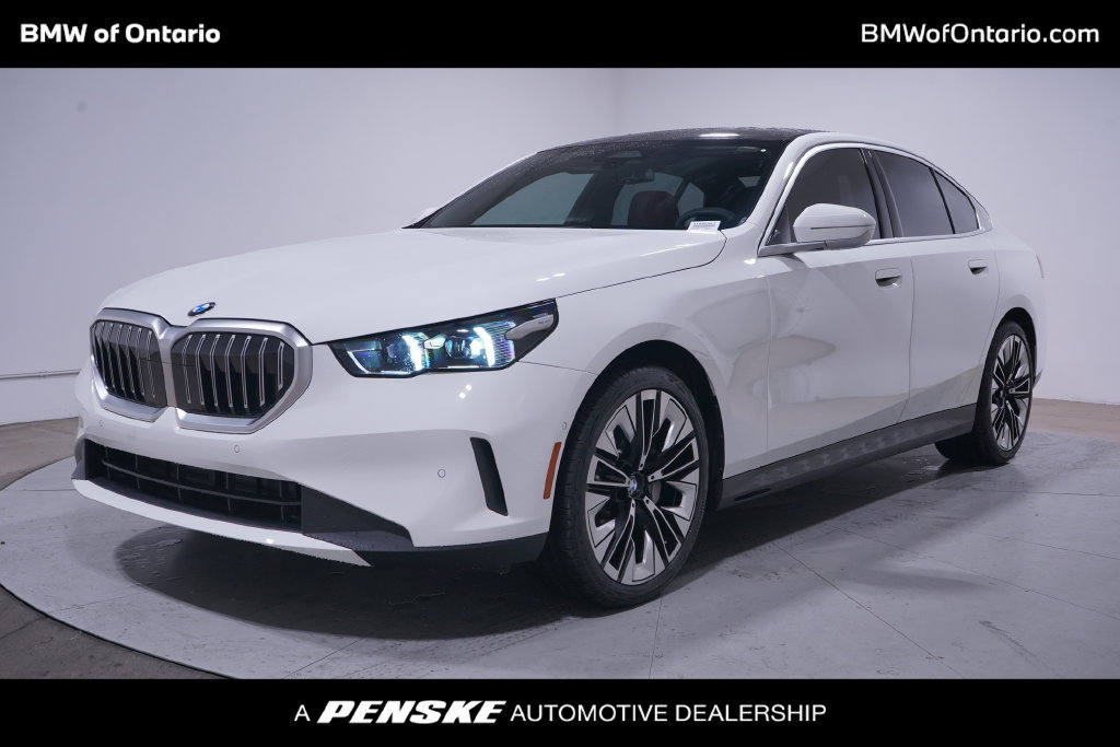 Used 2024 BMW 530i RWD image 1
